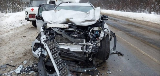 В результате аварии в Сокольском районе погибла женщина и школьник