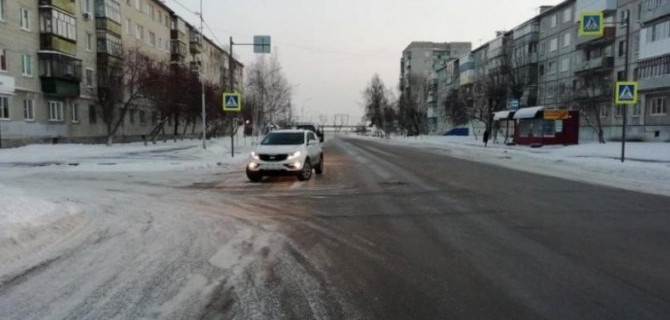 Противостояние с кроссовером в Кургане закончилось для пенсионерки травмами