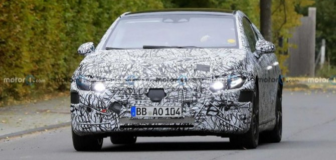 На дорогах замечен электроседан Mercedes-Benz EQE