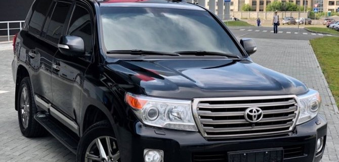 Внедорожники Toyota и Lexus массово отправятся на ремонт