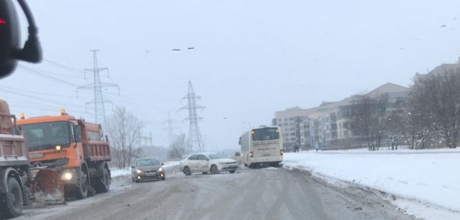Тройное ДТП на Кондратьевском проспекте в Петербурге