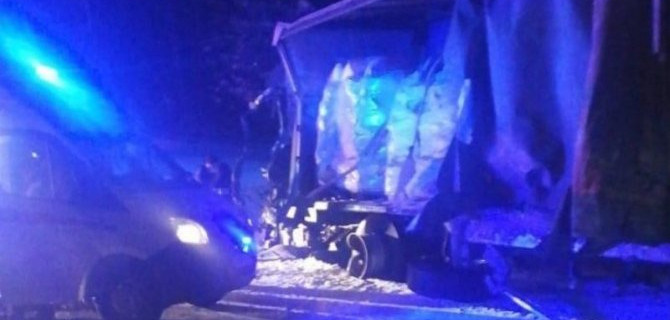 Под Новосибирском столкнулись три большегруза, есть пострадавшие