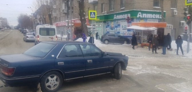 Травму позвоночника получила пенсионерка в Екатеринбурге от наезда «Тойоты»