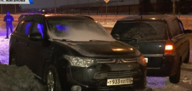 Стоял у края проезжей части, никого не трогал, пока «немец» со всей дури не залепил его в зад