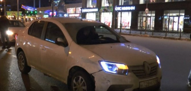 Авария с участием трех автомобилей в Казани