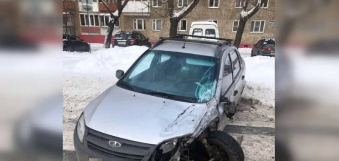 Оторванное колесо стало причиной ДТП в Челябинске