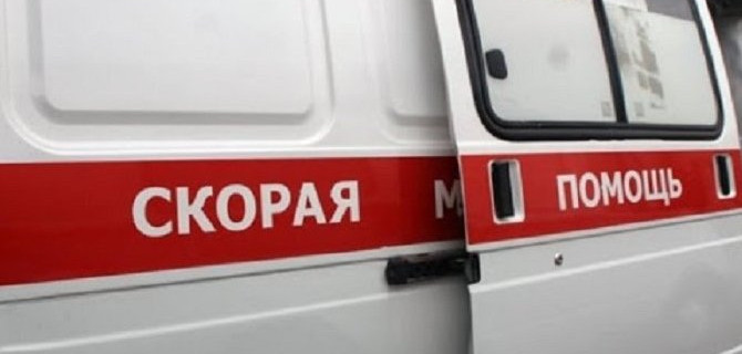 В Выборгском районе Петербурга автомобиль сбил мужчину с ребенком