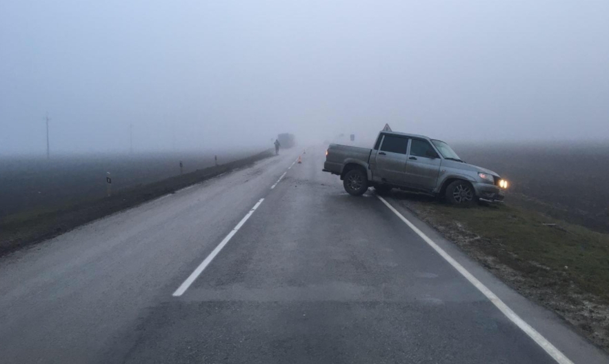 Массовое ДТП в Ростовской области с участием КамАЗа, пострадало 2 человека_2