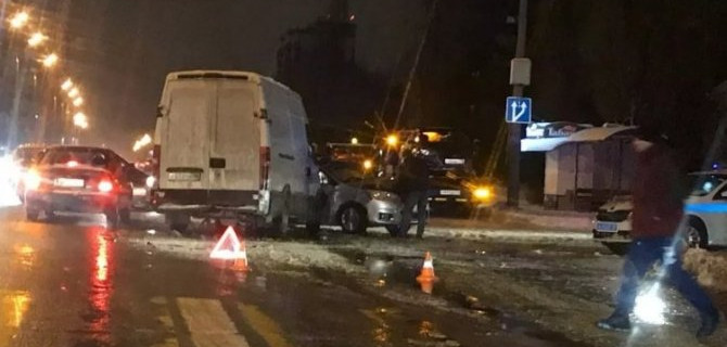 Массовое ДТП в Воронеже, пострадал человек