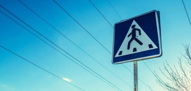 В Воронеже неопознанный водитель сбил 56-летнюю женщину и удрал с места ДТП