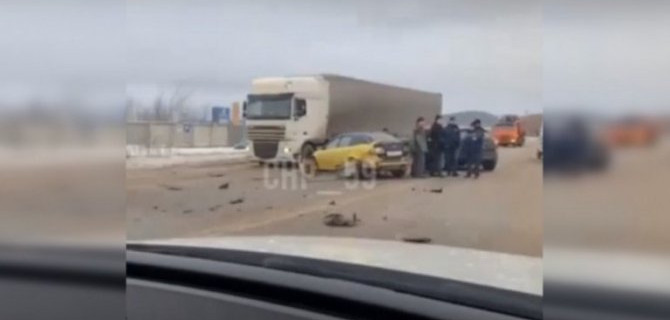 Авария в Перми — машины разлетелись в разные стороны