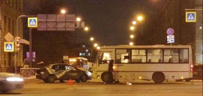 Снова каршеринг: в Петербурге утреннее ДТП перекрыло Большой Сампсониевский