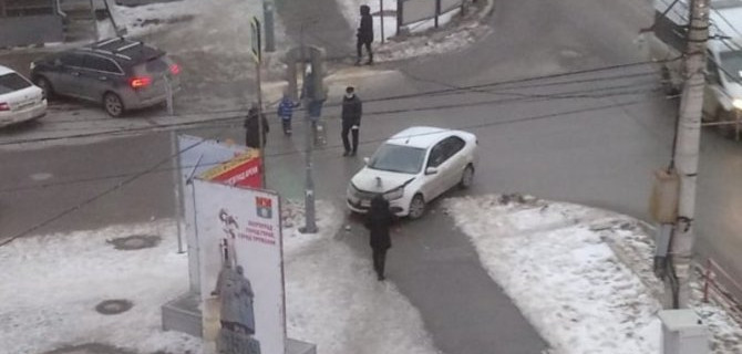 Водитель доказывает, что его хамски подрезали. Но так ли это?