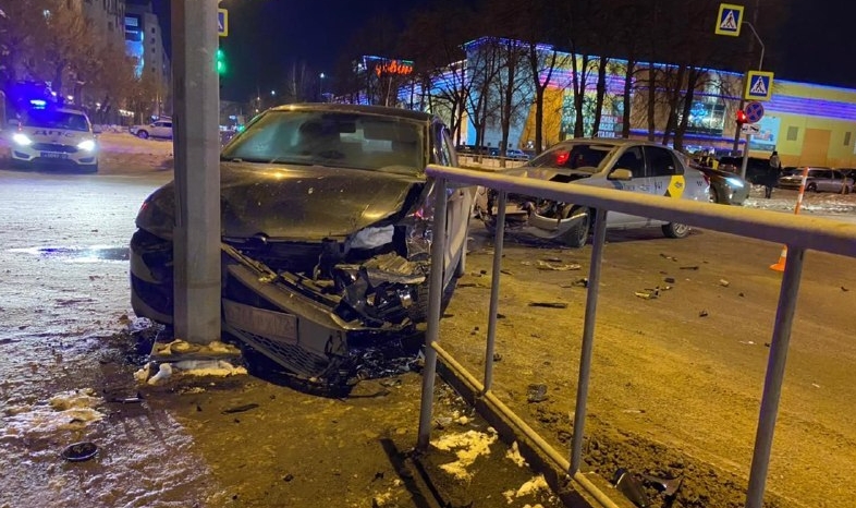 В центре Тюмени произошла авария с участием женщины и годовалого ребенка_2