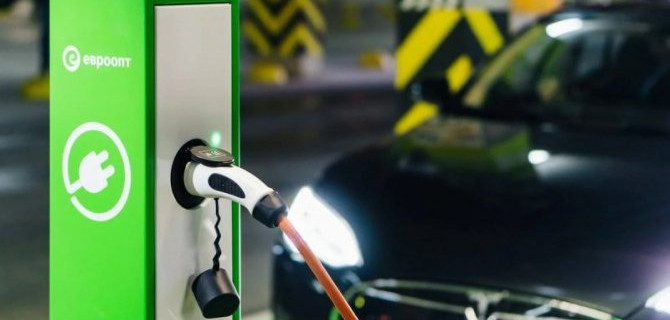 Сколько Европе нужно зарядных станций?