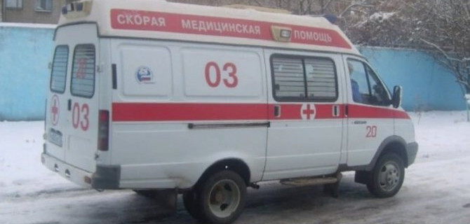 Автоледи на «Мазде» решила тараном взять маршрутку, и ей это удалось