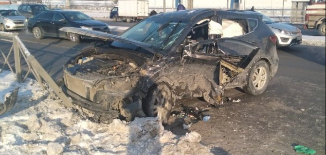 Водитель иномарки пострадал в ДТП на Софийской улице в Петербурге