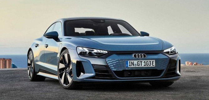 Представлены «заряженные» электромобили Audi е-Tron