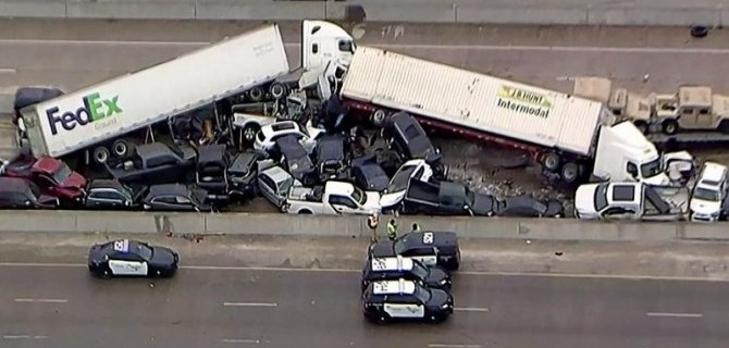 Словно фильм-катастрофа: в Техасе столкнулись около сотни машин