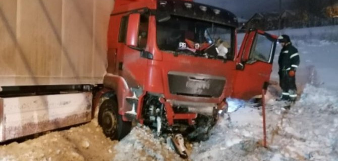 Погибли люди при столкновении с фурой на выезде из Рязани