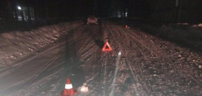 Не повезло женщине, переходившей дорогу в Даровском районе — она была сбита легковушкой