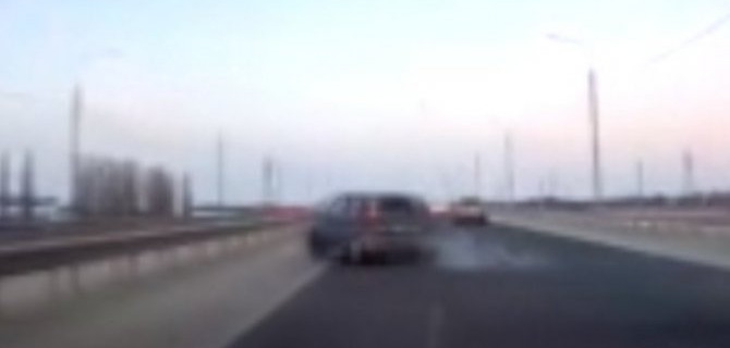 Водитель «Форда» под Липецком спровоцировал аварию и даже не остановился