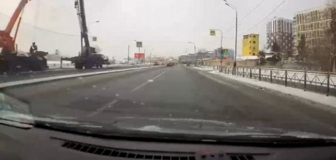 Бетономешалка опрокинулась в Неву