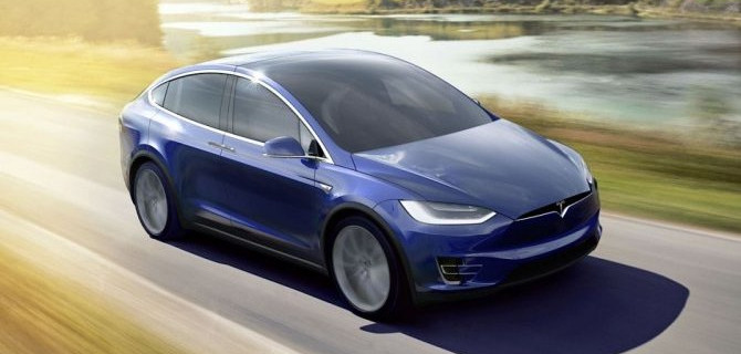 Электромобили Tesla опять рассыпаются на ходу