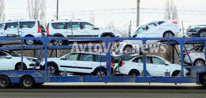 Начались поставки дилерам универсалов Lada Largus FL