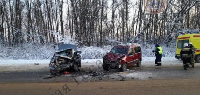 16-летнюю девчушку покромсало во время аварии в салоне «Лады»