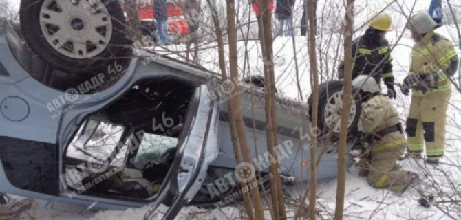 Понадобилась помощь спасателей, чтобы деблокировать пострадавшего в Курской области