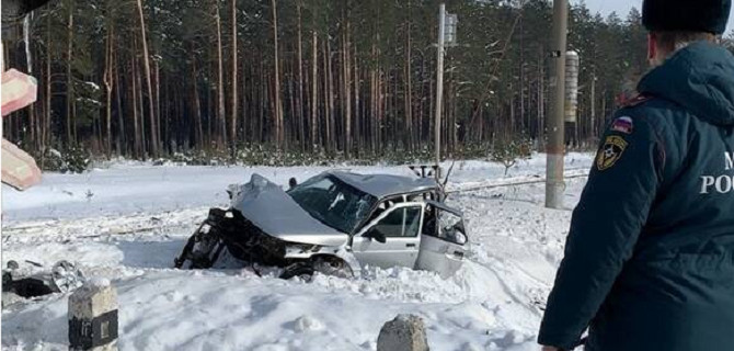 В ДТП с поездом в Брянской области погибли трое