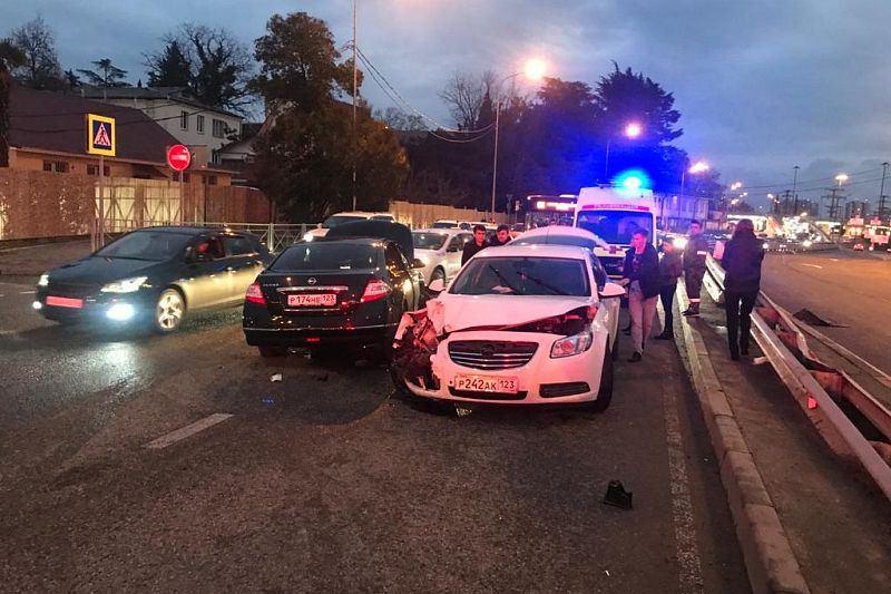 Двое детей пострадали в ДТП в Сочи (1)