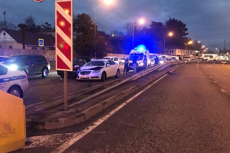 Двое детей пострадали в ДТП в Сочи (2)