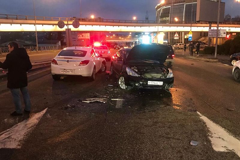 Двое детей пострадали в ДТП в Сочи (3)