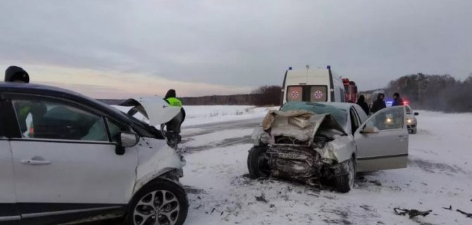 Два человека погибли в ДТП в Свердловской области