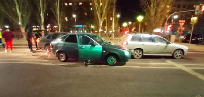 Женщина пострадала в тройном ДТП в центре Волгограда