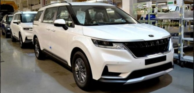 В Калининграде началась сборка минивэна KIA Carnival