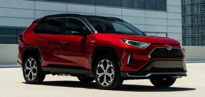 Toyota RAV4 стала российским бестселлером марки