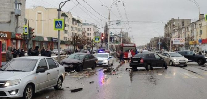 Двое маленьких детей пострадали в ДТП в Тамбове