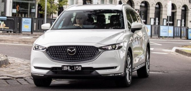 Кроссовер Mazda CX-8 получил две новые версии