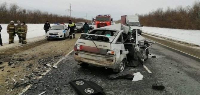 Ребенок и двое взрослых погибли в ДТП под Саратовом