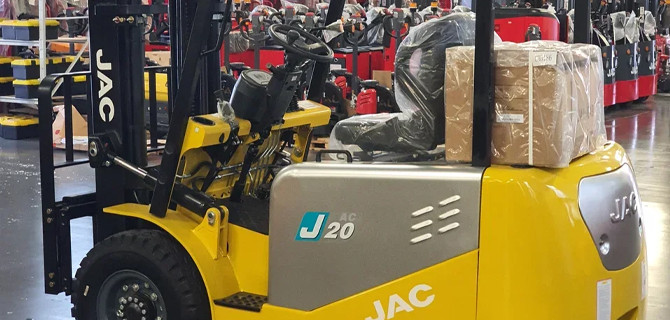 Что нужно знать при покупке вилочного погрузчика