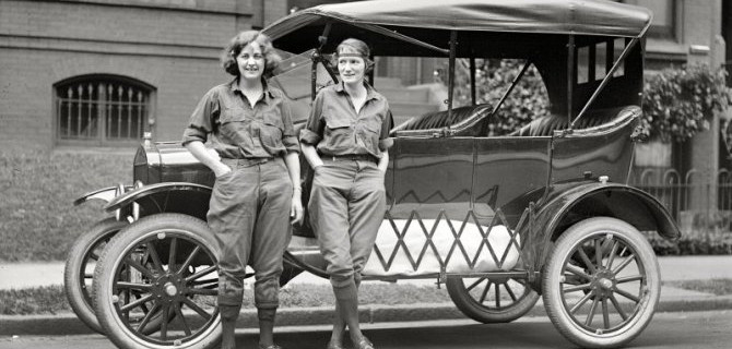 Что думают мужчины-водители о женщинах за рулём?