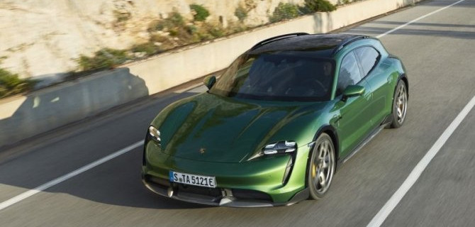 Названы рублёвые цены на Porsche Taycan Cross Turismo