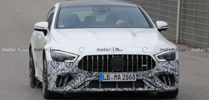 Новый Mercedes-AMG GT растерял камуфляж