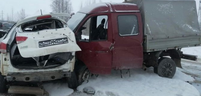 В тройном ДТП в Нижневартовском районе погиб водитель