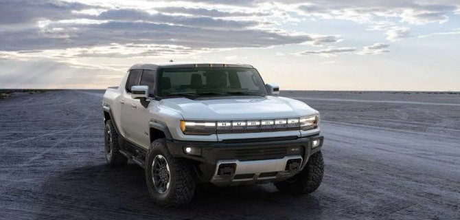 В General Motors похвастались внедорожными возможностями электропикапа GMC Hummer EV