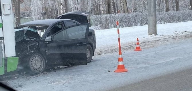 В ДТП с автобусом в Тюмени погиб человек