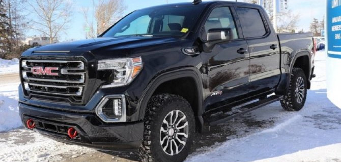 Пикап GMC Sierra получил новую базовую комплектацию